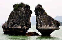 Hòn Gà Chọi (The Kissing Rocks)