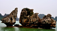 Vịnh Hạ Long (Descending Dragon Bay)